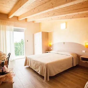  Hotel Paris